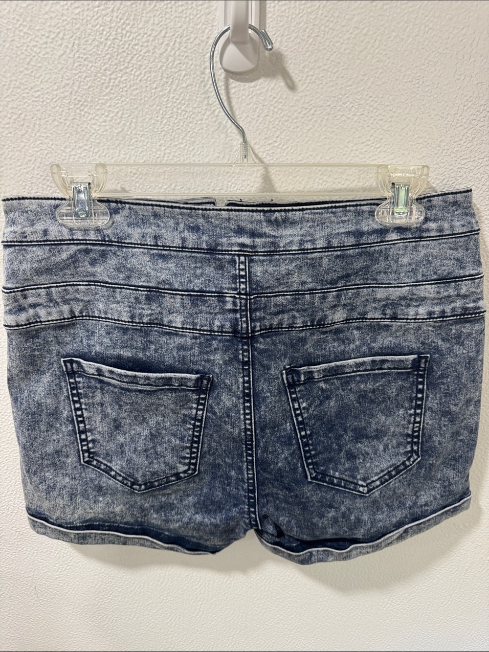Tinseltown High-Waist Acid Wash Denim Shorts - Blue - Picture 2 of 3